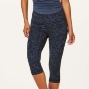 Lululemon Wunder Under Hi-Rise 1/2 Tight *Full-On Luxtreme 17"